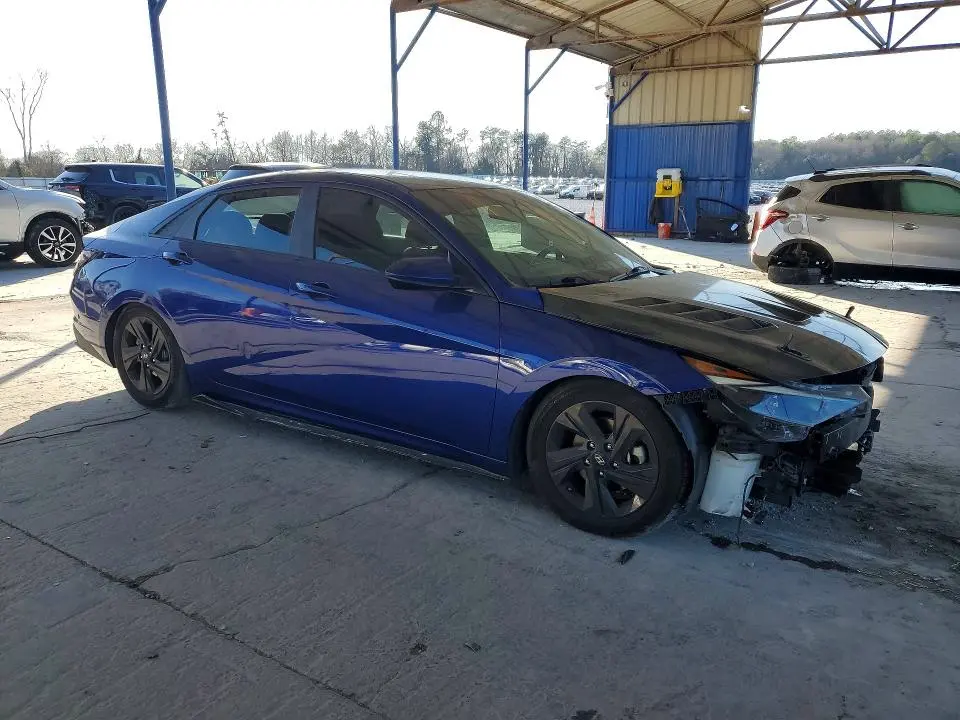 2021 HYUNDAI ELANTRA SEL  