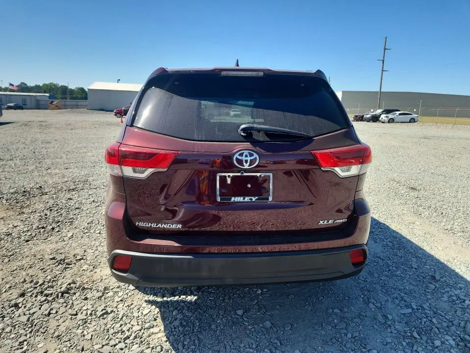 2018 TOYOTA HIGHLANDER XLE  