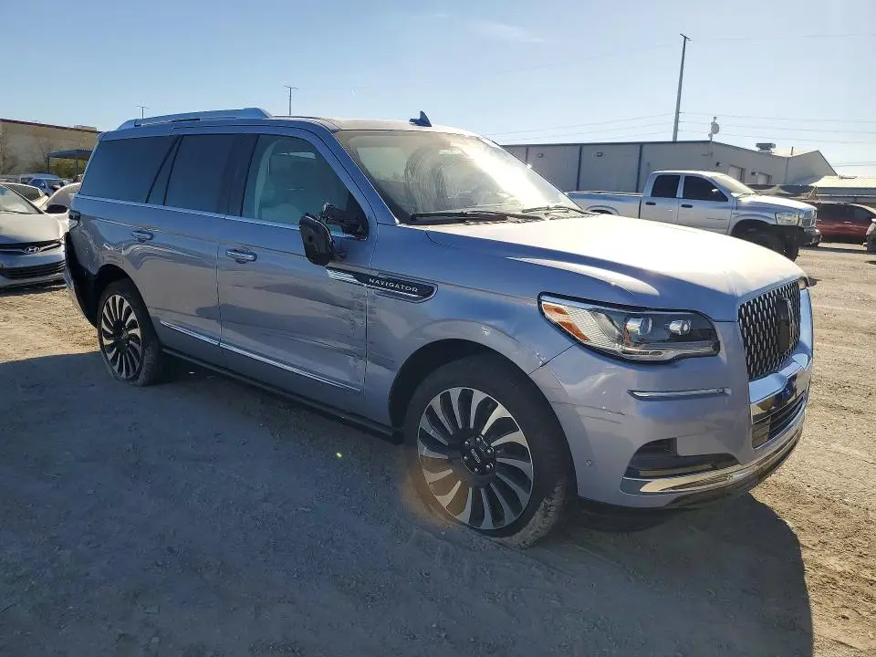 2023 LINCOLN NAVIGATOR BLACK LABEL  