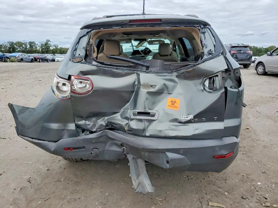2011 CHEVROLET TRAVERSE LT  