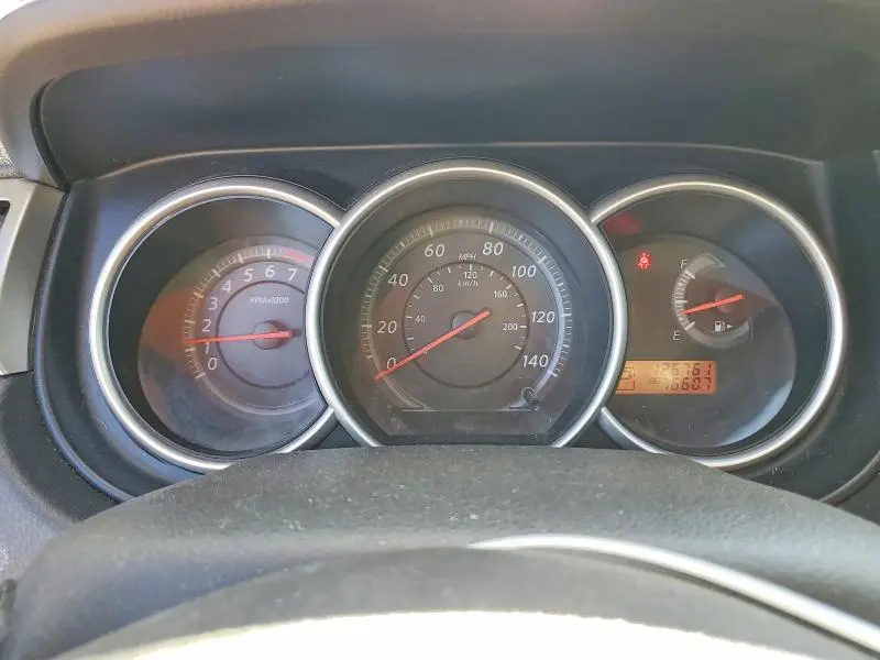 2010 NISSAN VERSA 1.8 S  