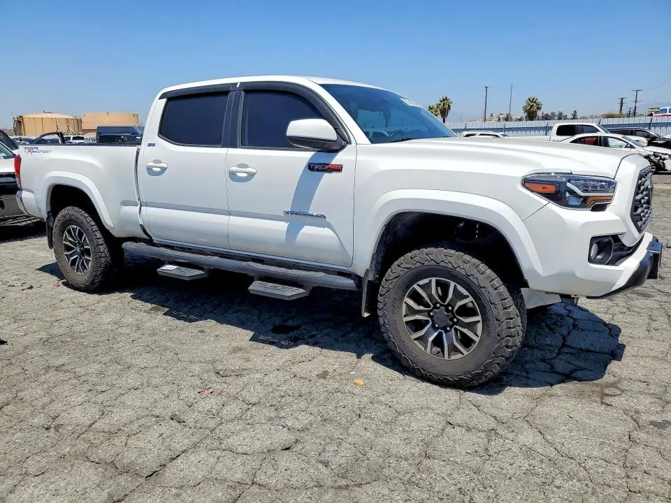 2022 TOYOTA TACOMA SR5 V6  