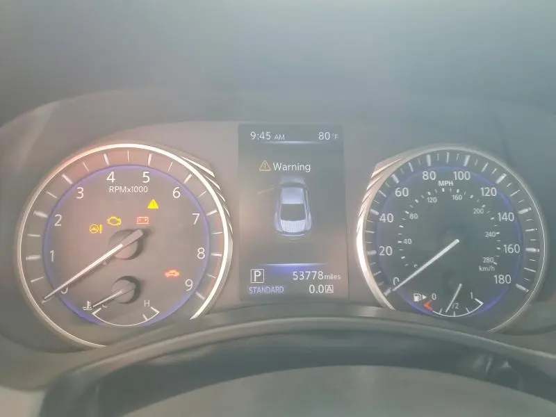 2018 INFINITI Q60 LUXE 300  