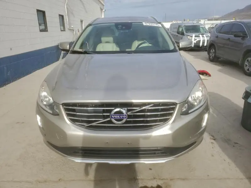 2015 VOLVO XC60 T6 PREMIER+  