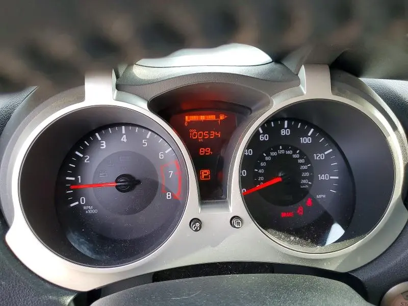 2016 NISSAN JUKE SV  