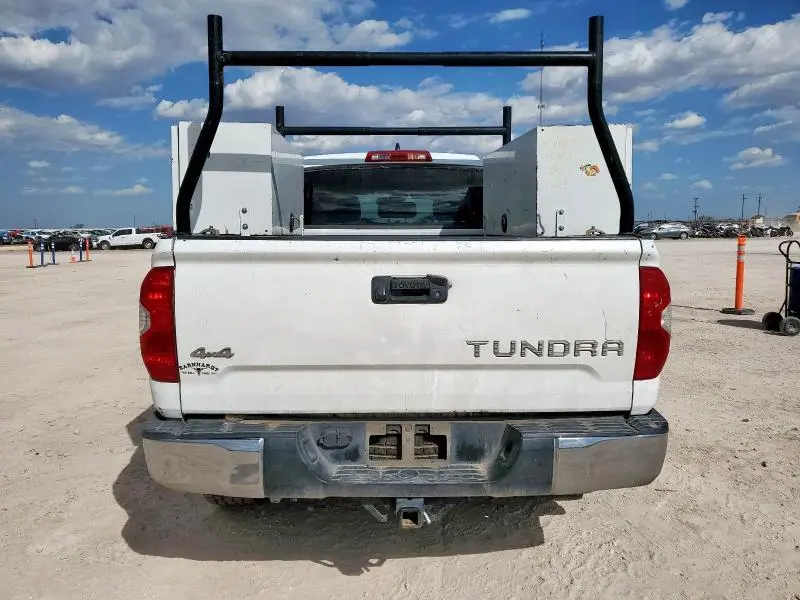 2020 TOYOTA TUNDRA CREWMAX SR5  