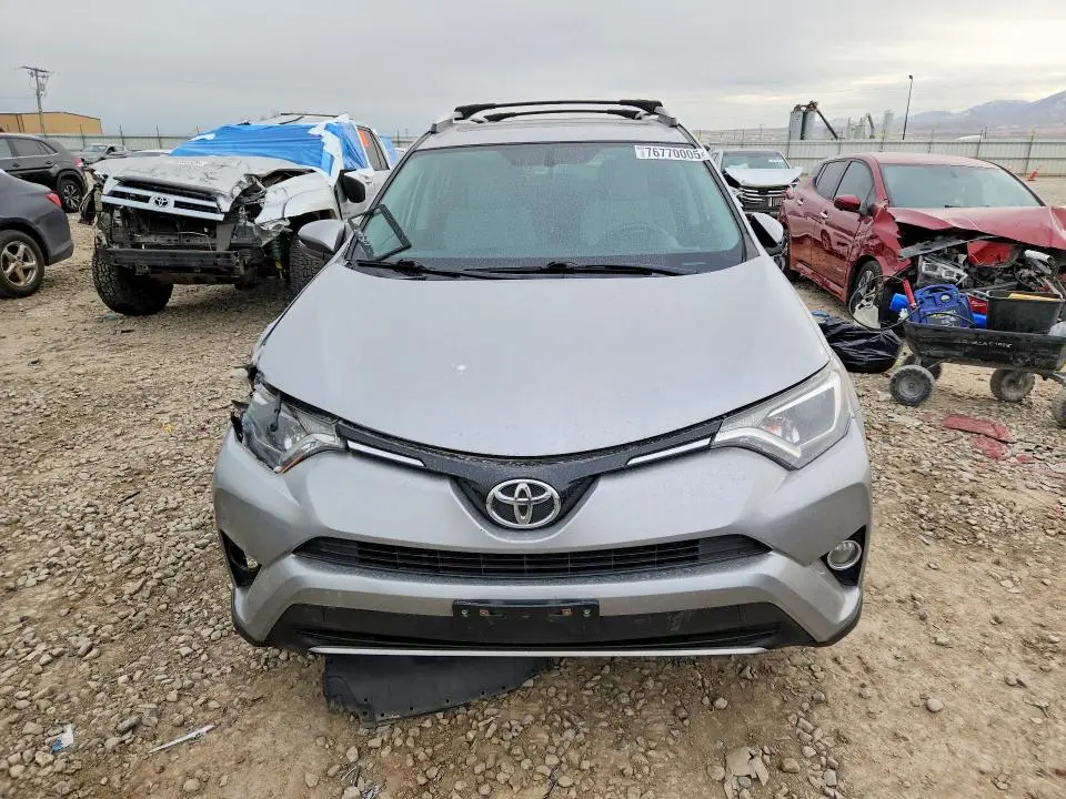 2016 TOYOTA RAV4 XLE  
