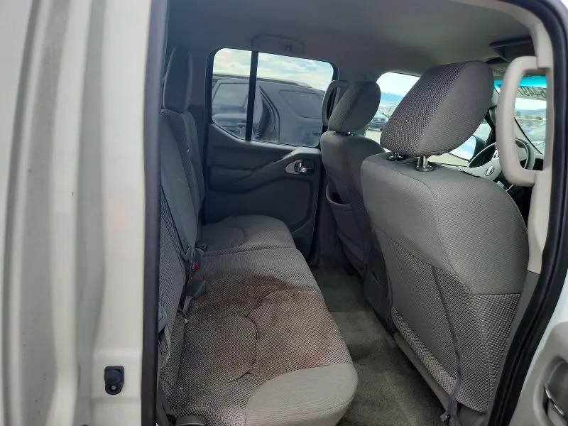 2016 NISSAN FRONTIER SV  