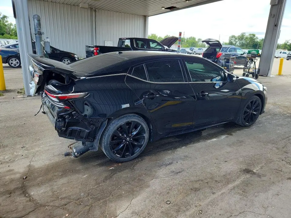 2023 NISSAN MAXIMA SR  