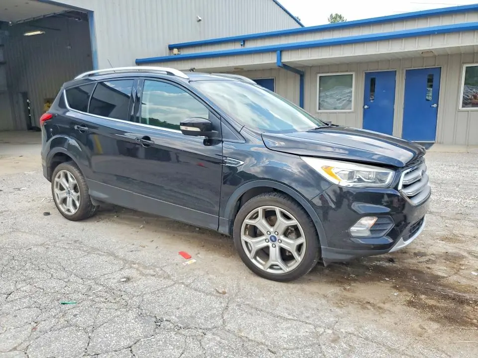 2019 FORD ESCAPE TITANIUM  