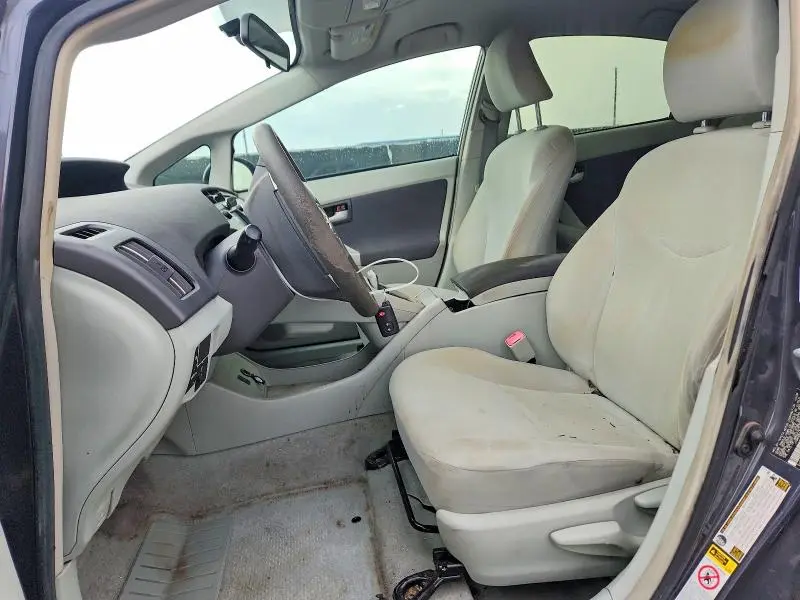 2010 TOYOTA PRIUS III  