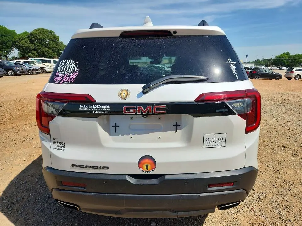 2021 GMC ACADIA SLT  