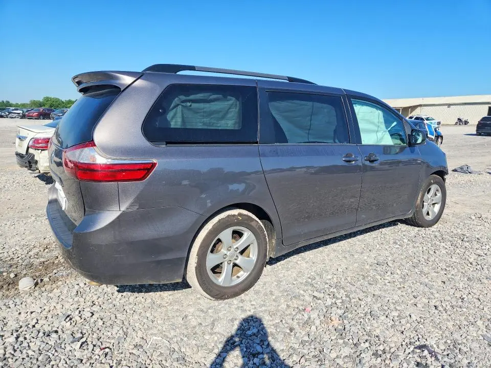 2017 TOYOTA SIENNA LE  