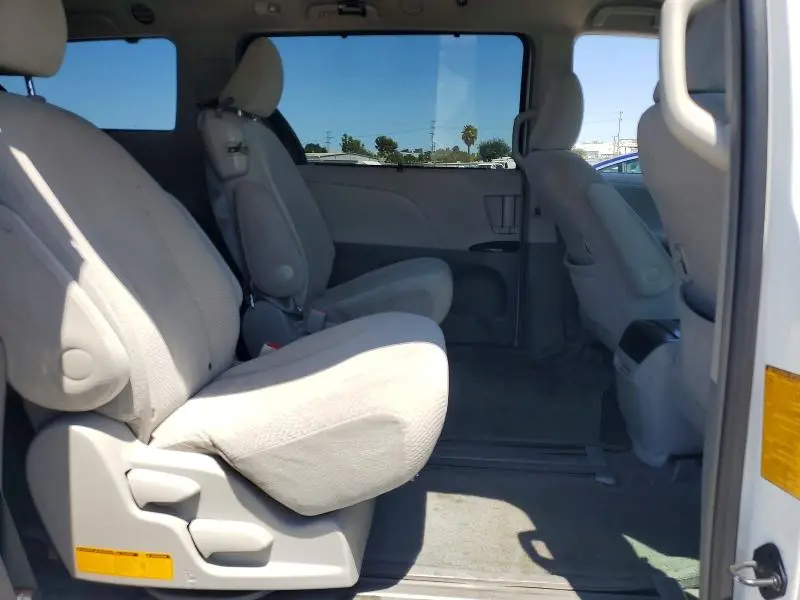 2012 TOYOTA SIENNA LE  