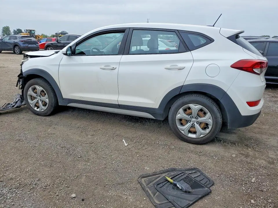 2017 HYUNDAI TUCSON SE  