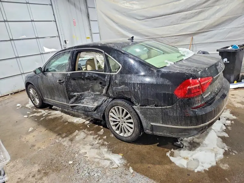 2016 VOLKSWAGEN PASSAT SE  
