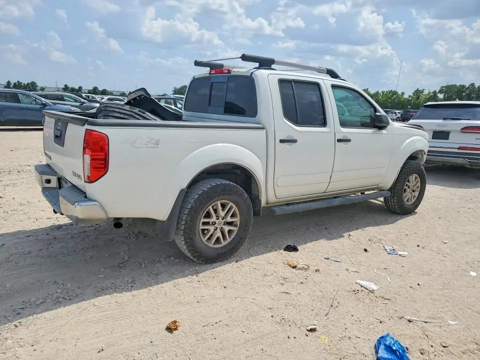 2015 NISSAN FRONTIER SV  