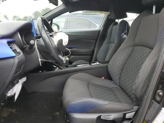 2021 TOYOTA C-HR XLE  