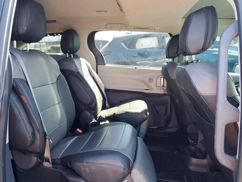 2023 TOYOTA SIENNA LIMITED 7-PASSENGER  