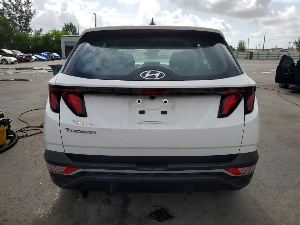 2024 HYUNDAI TUCSON SE  