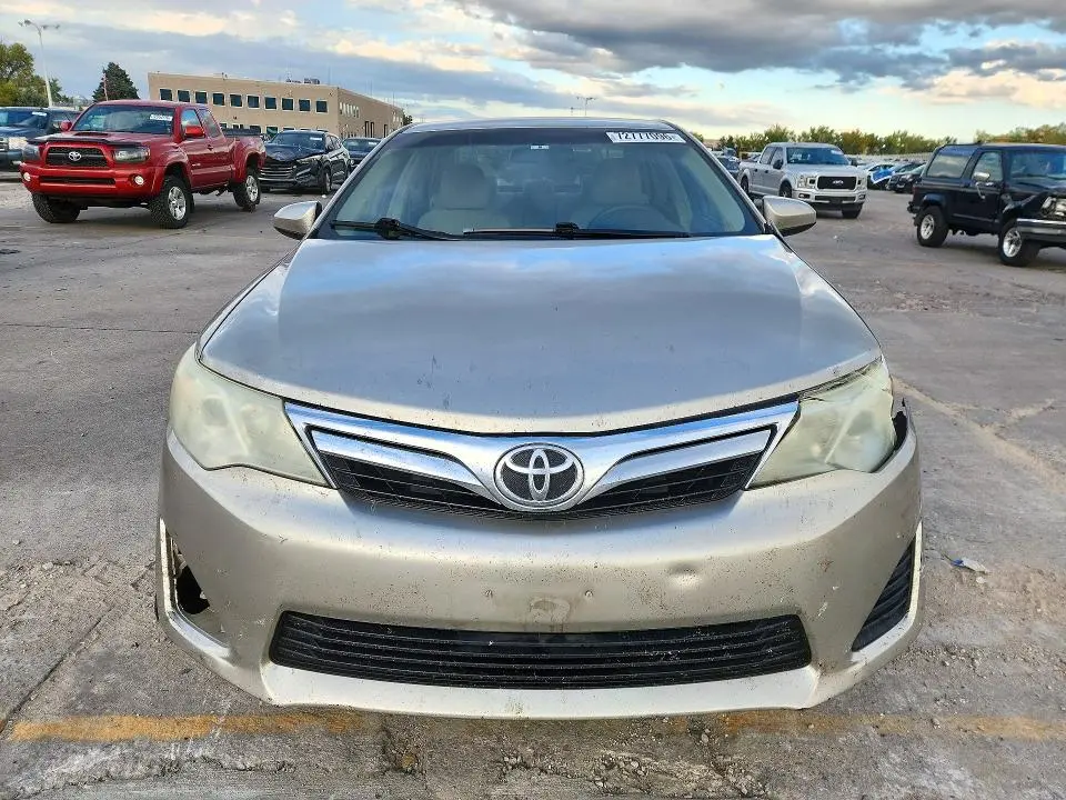 2013 TOYOTA CAMRY LE  