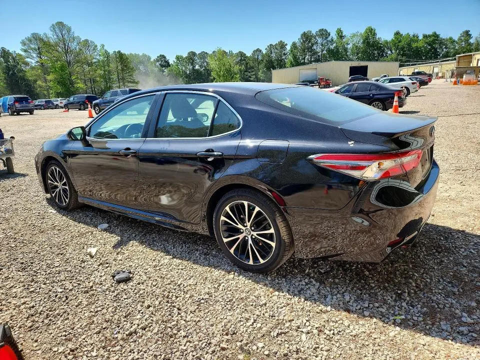 2018 TOYOTA CAMRY SE  