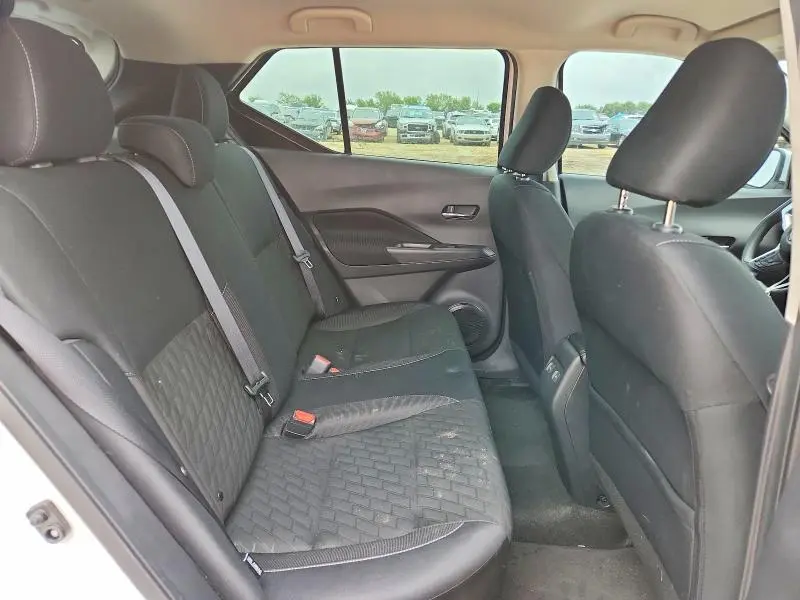 2023 NISSAN KICKS SV  