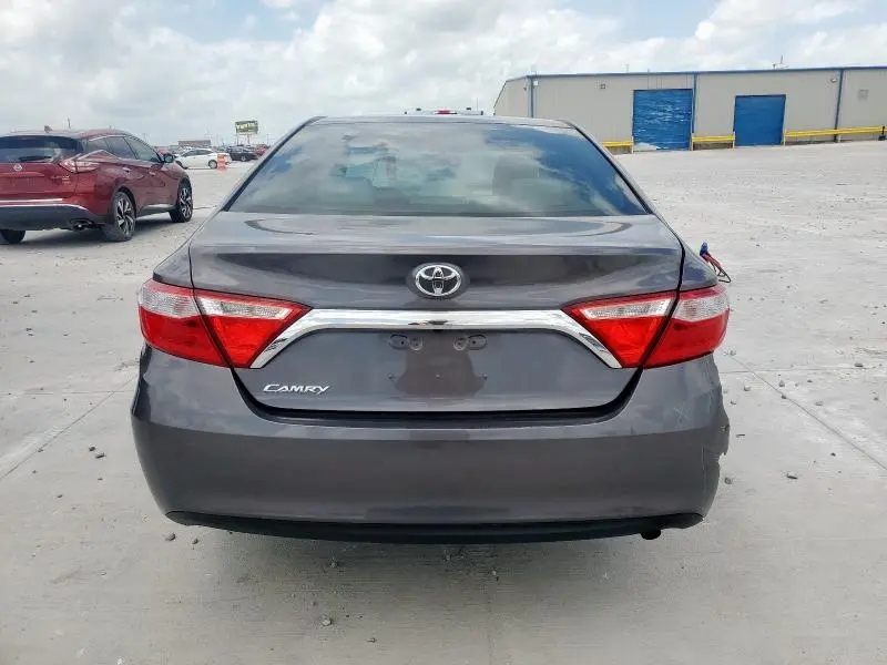 2016 TOYOTA CAMRY LE  