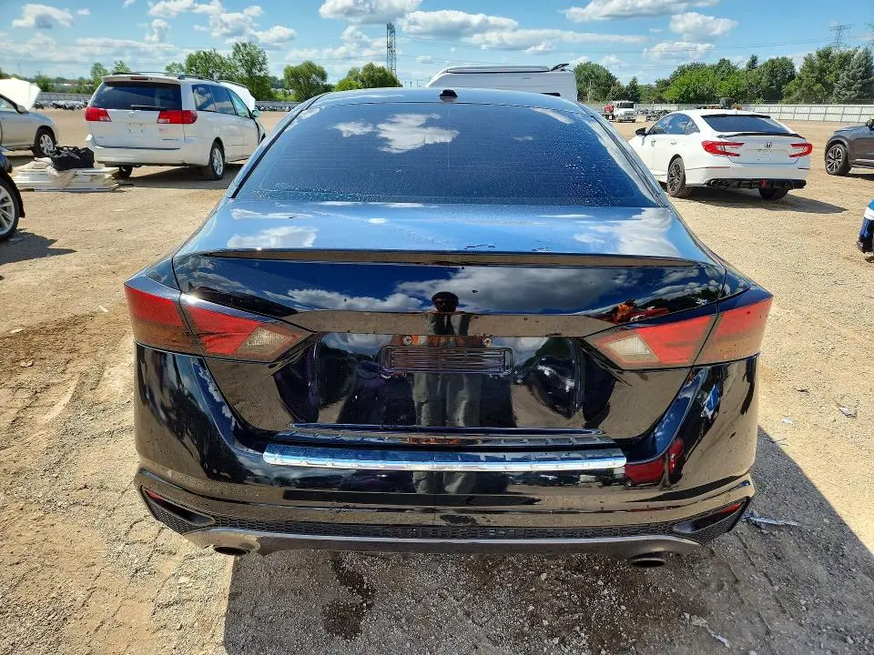2021 NISSAN ALTIMA SR  