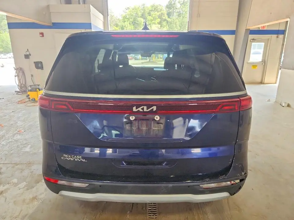 2023 KIA CARNIVAL LX  