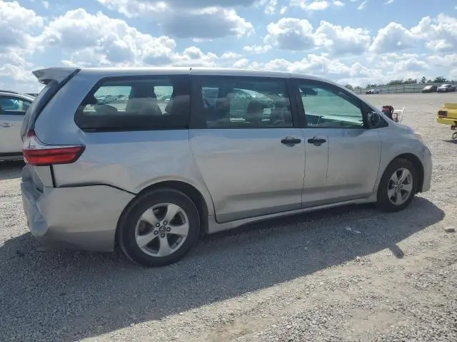 2018 TOYOTA SIENNA L  
