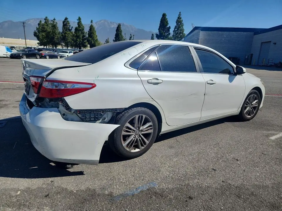 2017 TOYOTA CAMRY SE  
