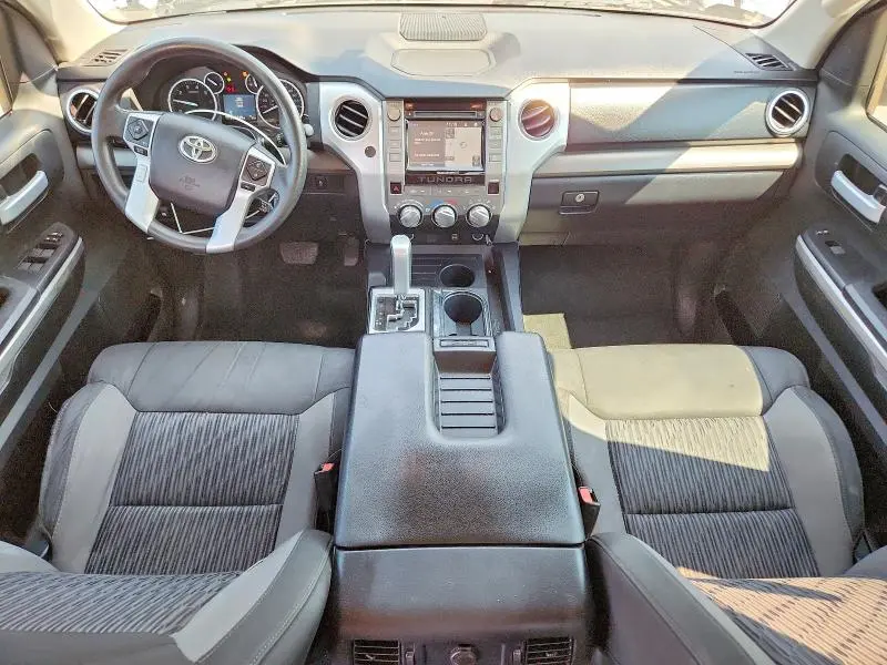 2017 TOYOTA TUNDRA CREWMAX SR5  