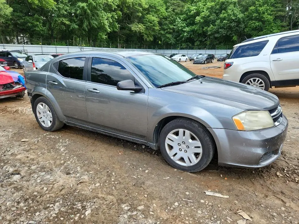 2013 DODGE AVENGER SE  