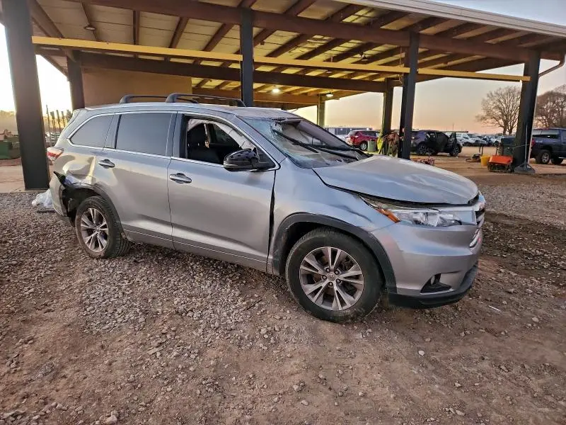 2015 TOYOTA HIGHLANDER XLE  