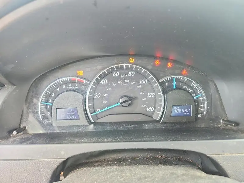 2014 TOYOTA CAMRY XLE  