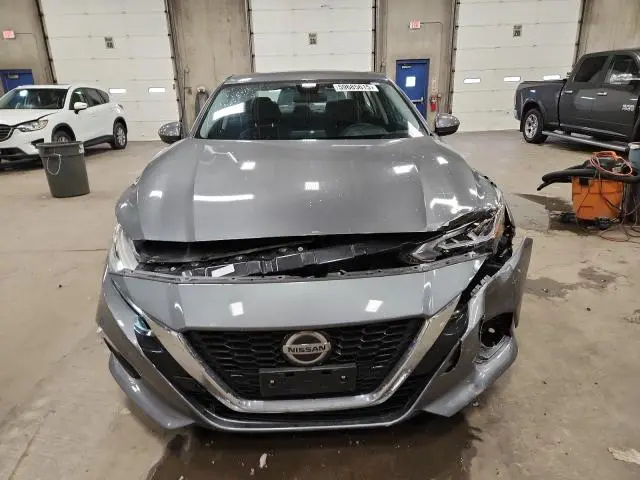 2022 NISSAN ALTIMA SV  