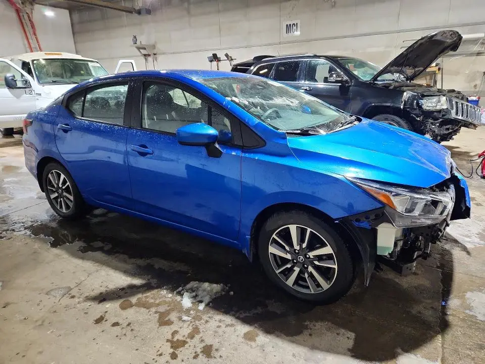 2022 NISSAN VERSA SV  