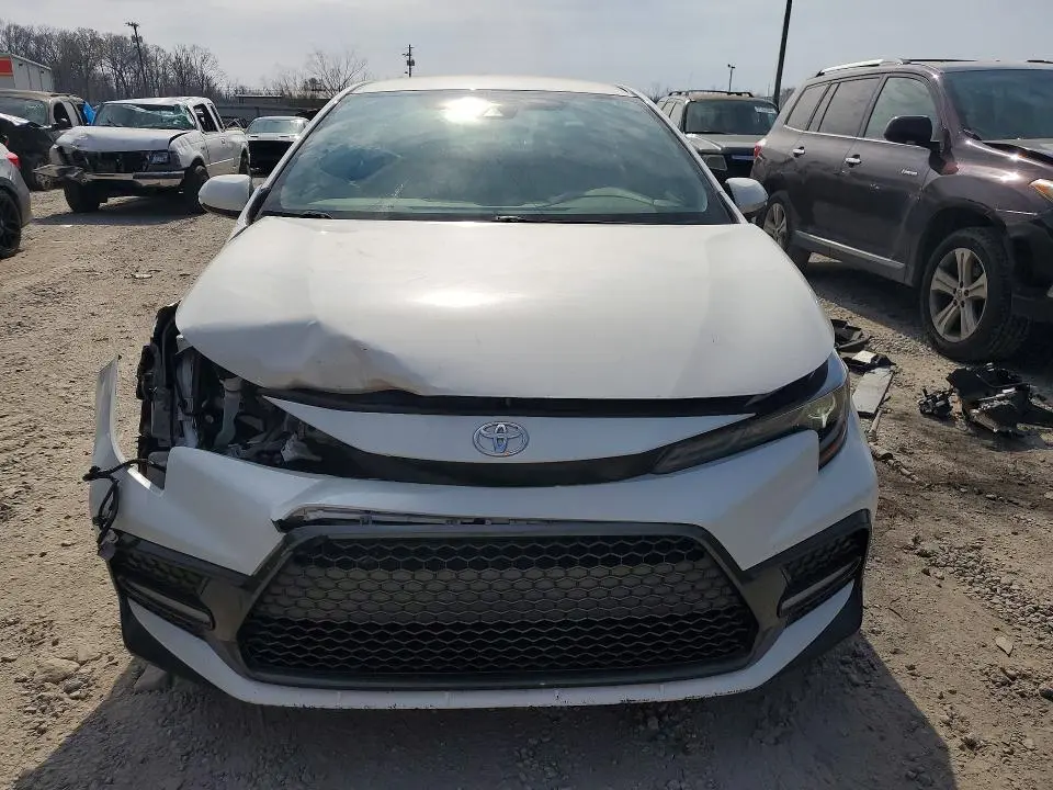 2021 TOYOTA COROLLA SE  