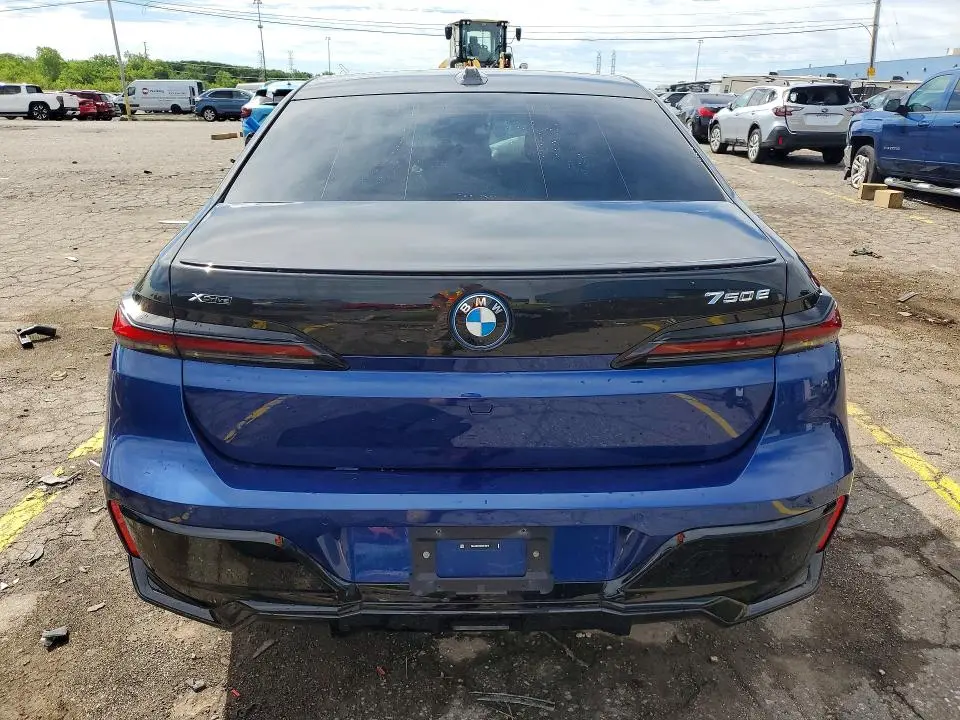 2024 BMW 750 XE  