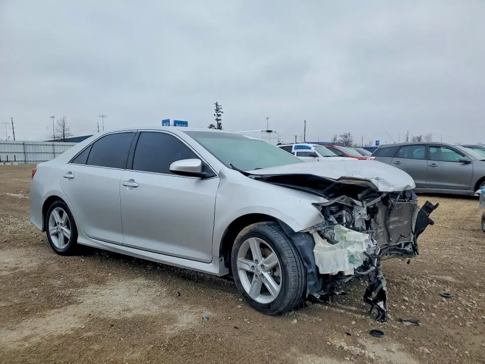 2012 TOYOTA CAMRY SE  