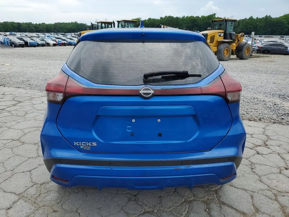 2022 NISSAN KICKS S  