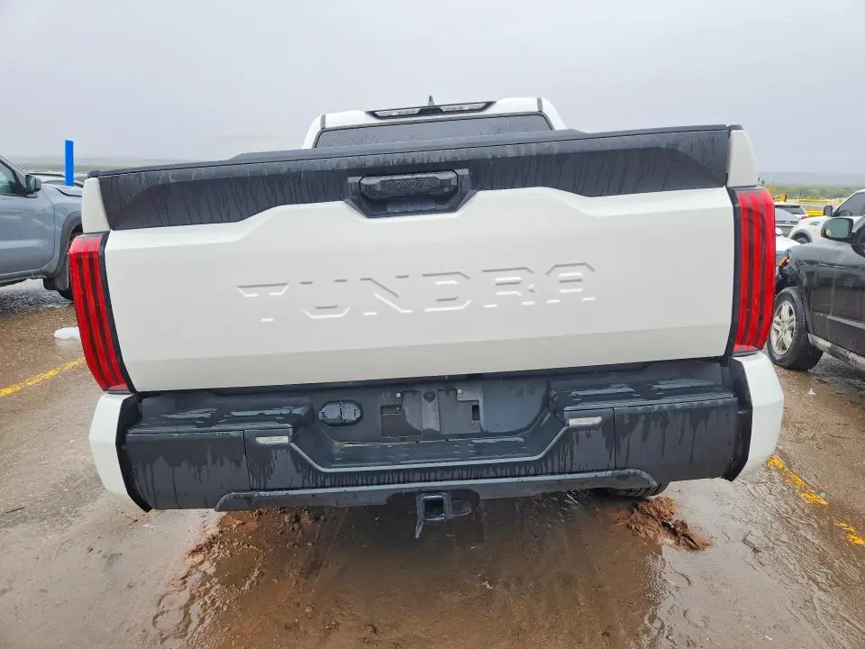 2023 TOYOTA TUNDRA SR  