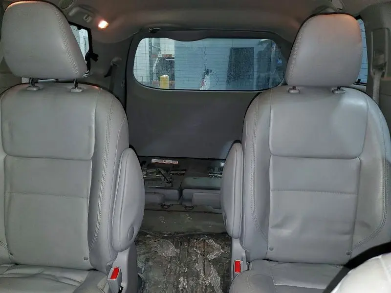 2017 TOYOTA SIENNA XLE  