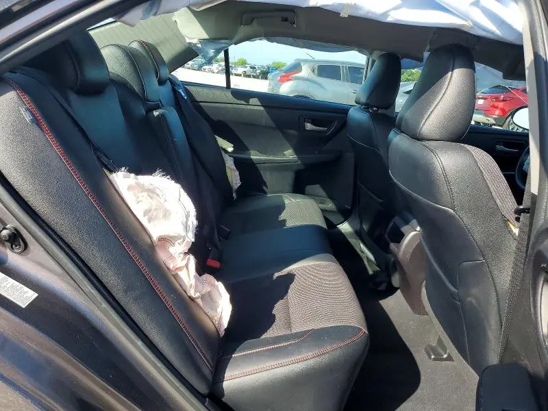 2017 TOYOTA CAMRY SE  