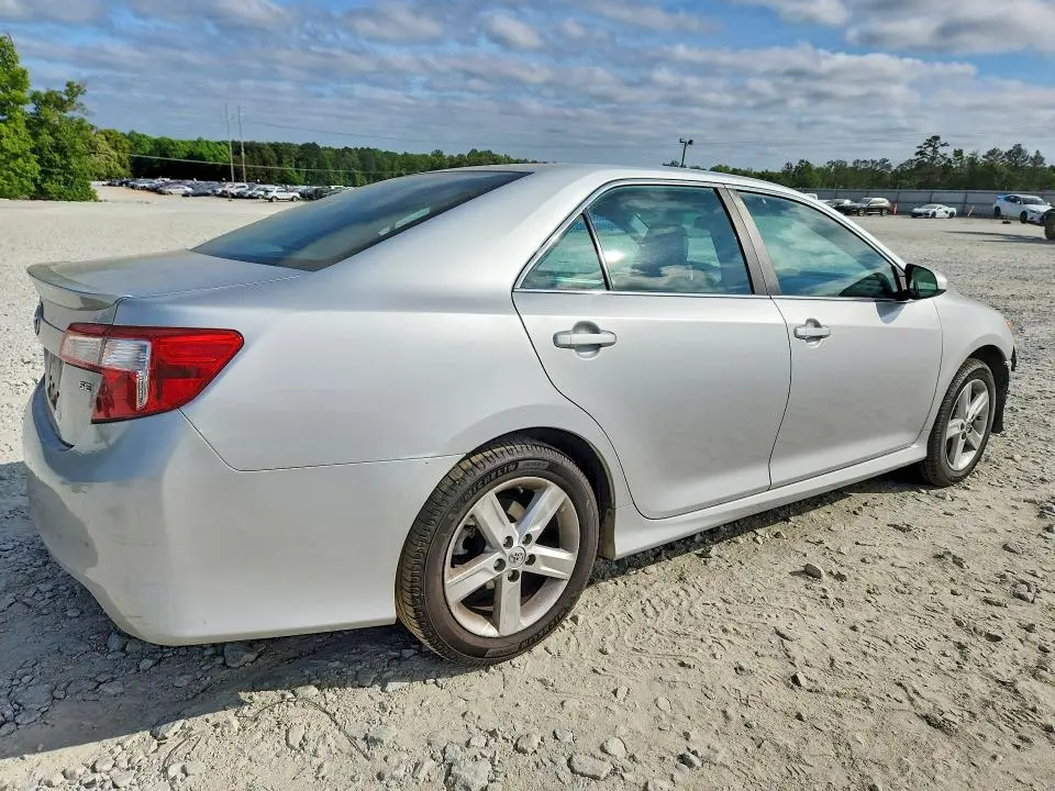 2014 TOYOTA CAMRY SE  