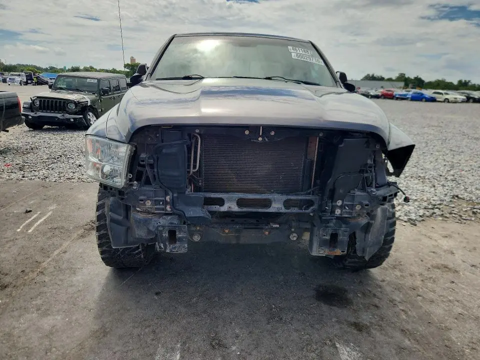 2015 RAM 1500 SLT  