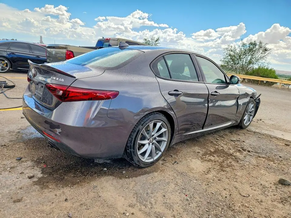2022 ALFA ROMEO GIULIA   
