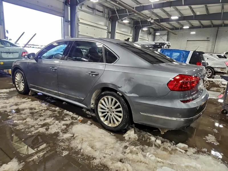 2016 VOLKSWAGEN PASSAT SE  