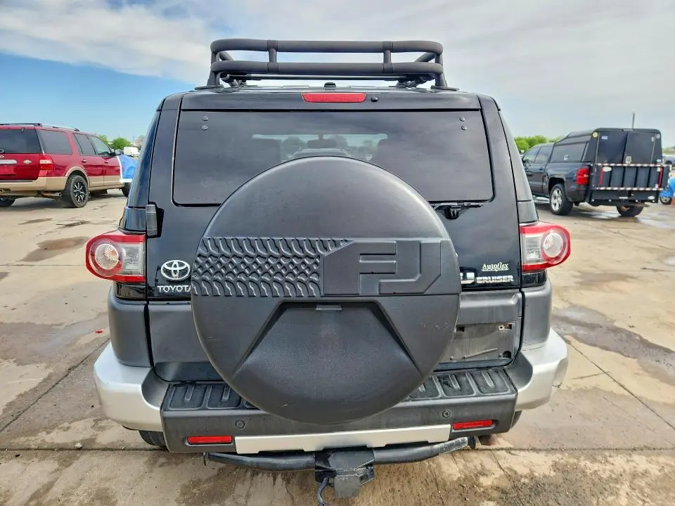 2014 TOYOTA FJ CRUISER BASE  